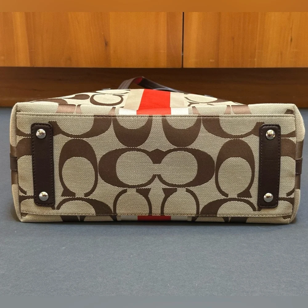 Coach Brown and Red Signature Fall Tote Bag NWOT + leather and metal tags - Picture 9 of 12